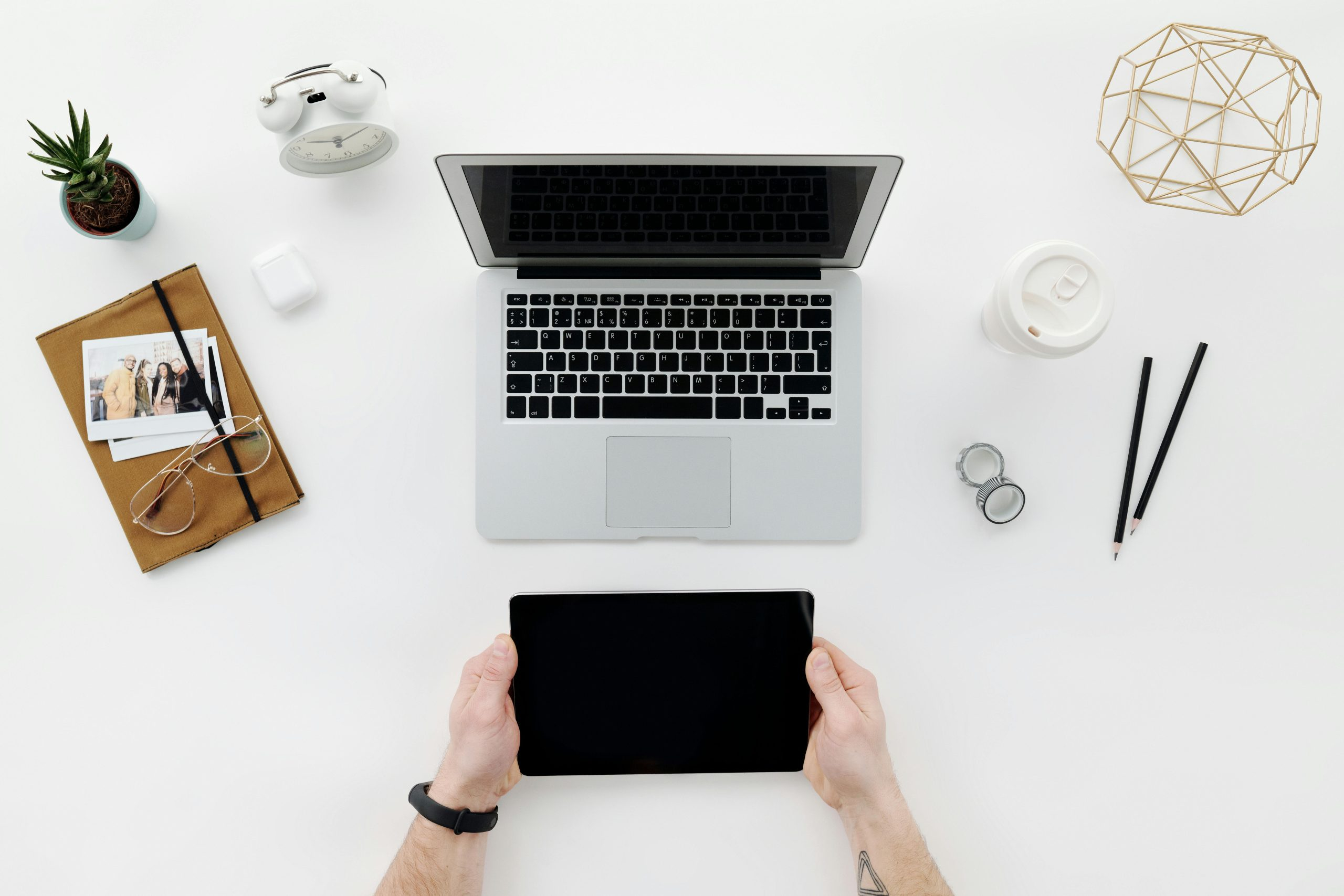 Gadgets That Help You Stay Organized and Productive